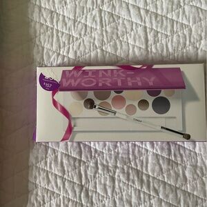 Clinique eye shadow pallet